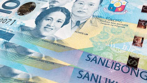 1000 pesos filipinos animados