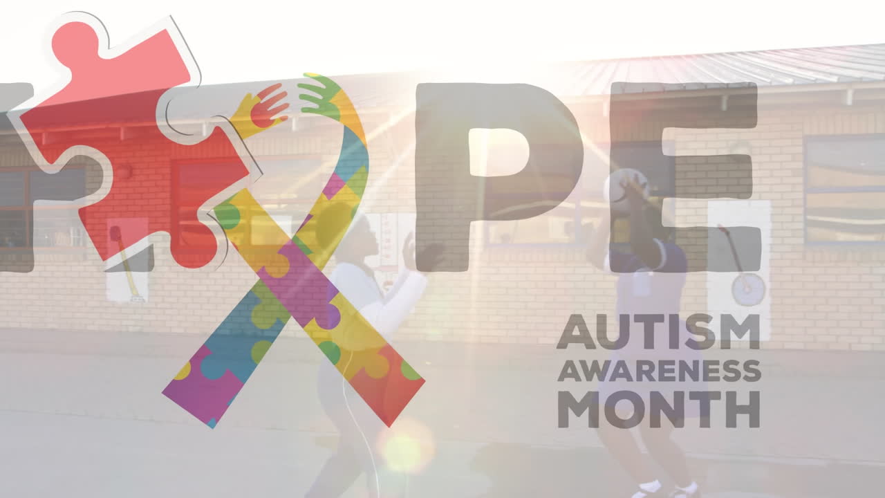 animación de rompecabezas y texto del mes de concienciación sobre el autismo sobre escolares afroamericanos jugando.