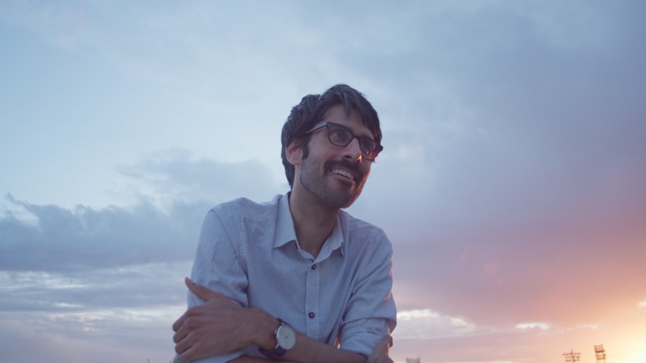 Uomo, benessere, tramonto, tetto, eroe, positivo, eccitazione, felicità, successo, ripresa 1.