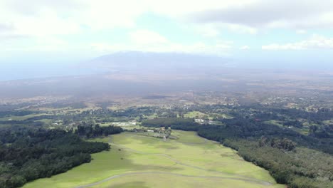 Aerial-establishing-shot-of-MAUI-USA