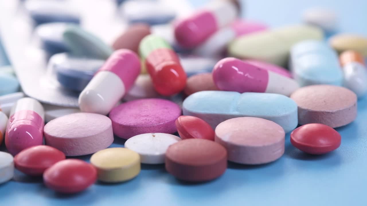 pastillas y cápsulas variadas