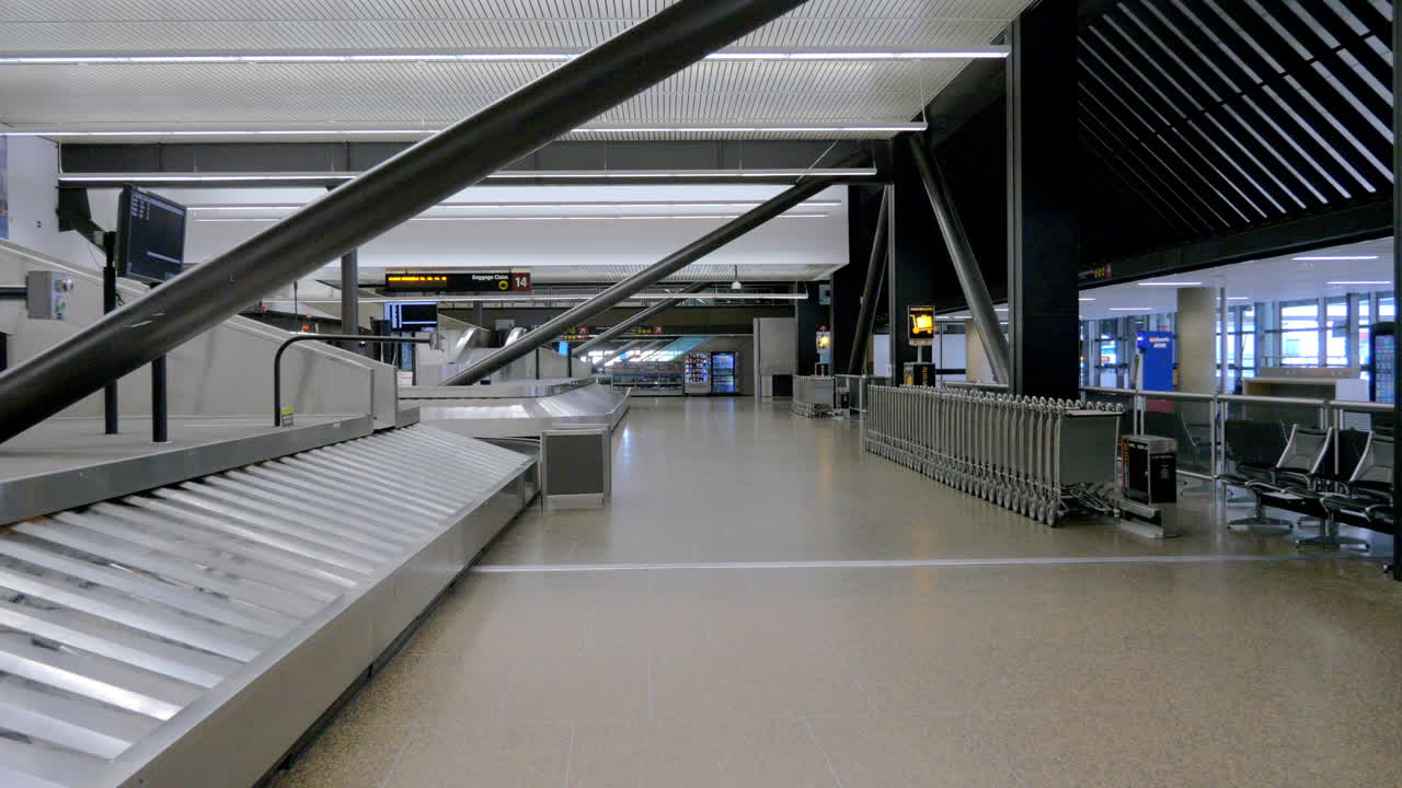 Baggage carousel of the Seatac airport empty.