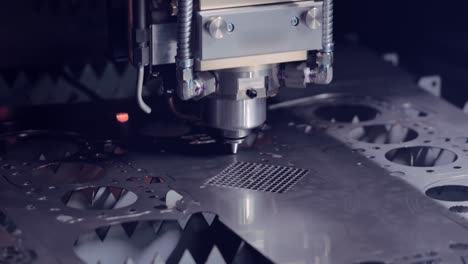 corte láser cnc de metal, tecnología industrial moderna.