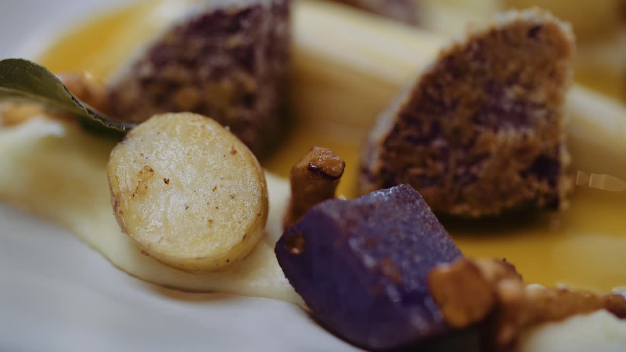 CLOSE UP : Chef decorating plate. Fine dining dish extreme close up