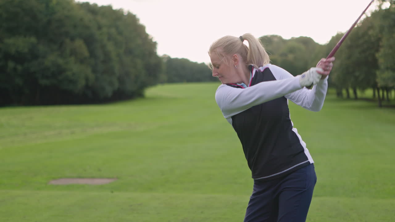 골프를 하는 여자