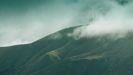 Timelapse-Cinematográfico-Sutil-De-Un-Pilón-En-El-Borde-Del-Volcán-Caldeira,-Las-Azores