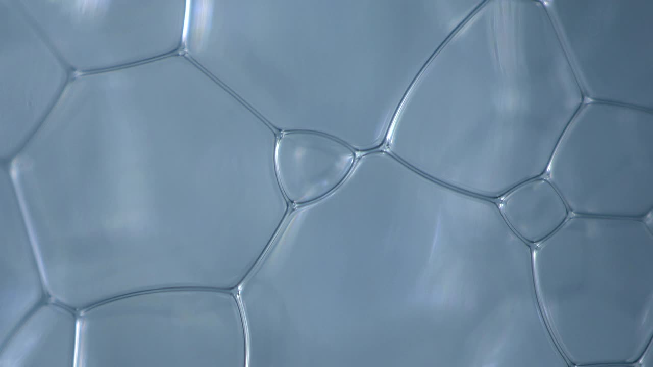 Bolle d'aria, bolle di sapone, tensione superficiale dell'acqua, arcobaleni, bolle di sapone scintillanti, riflessi di luce multicolori, effetti video, sfondi, 4K