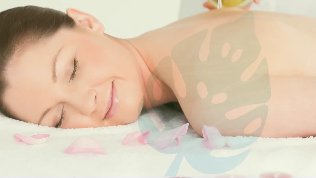 마사지를 받는 백인 여성에 대한 잎의 애니메이션