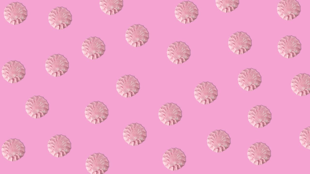 분홍색 배경에서 흔들리는 많은 분홍색 마쉬멜로의 원활한 루프 애니메이션, 복사 공간