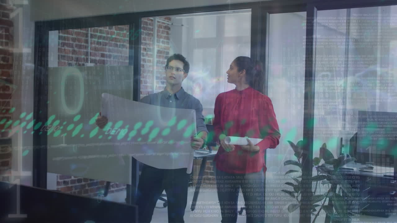 animación de procesamiento de datos de codificación binaria sobre diversas personas de negocios que trabajan en la oficina.