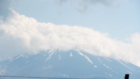 Stunning-Time-lapse-Of-Fuji-Mount-At-Cloudy-Day,-Japan