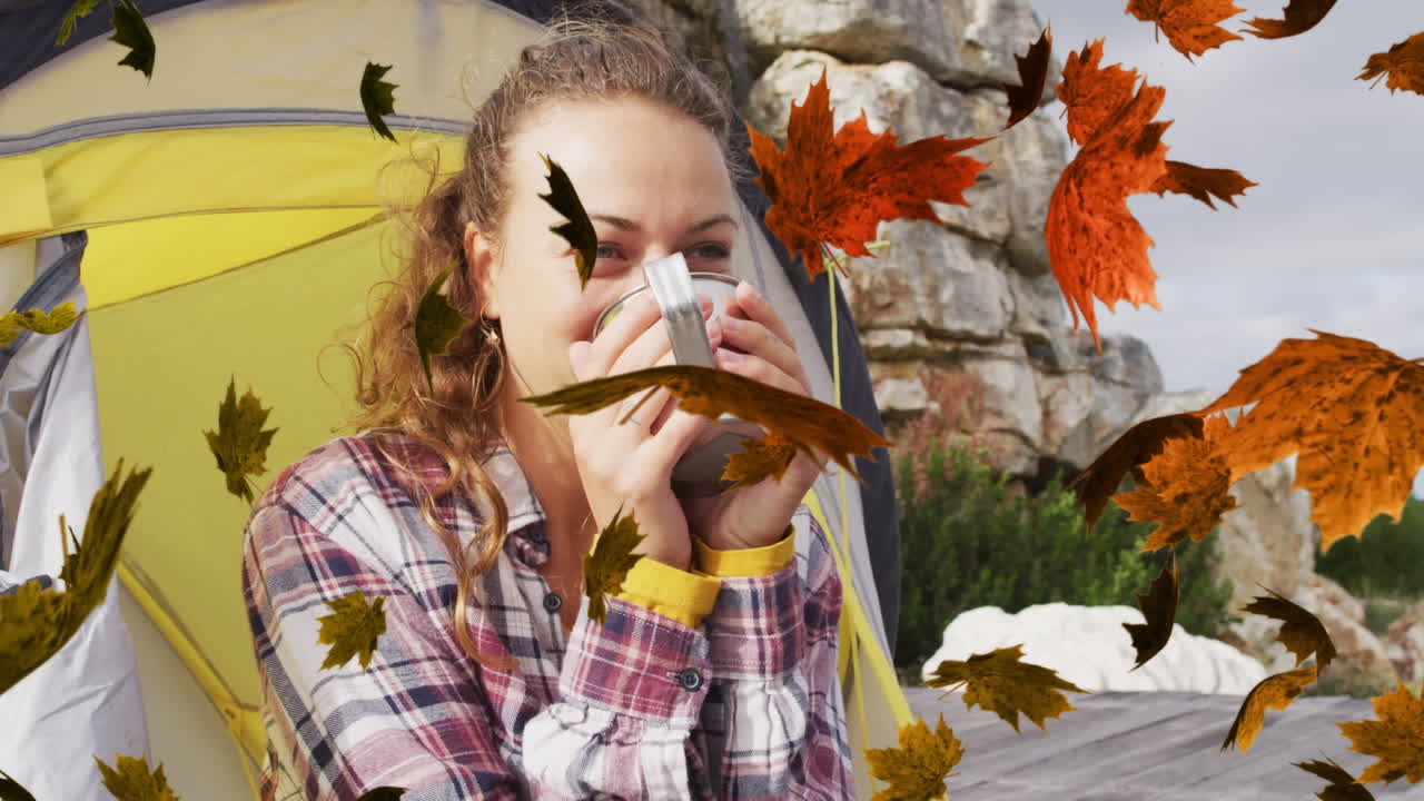 텐트에서 커피를 마시는 백인 여성에 대해 떠다니는 여러 잎 아이콘