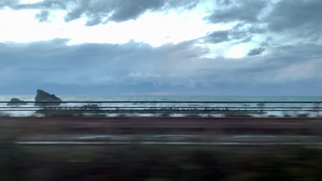 el horizonte de mar y cielo