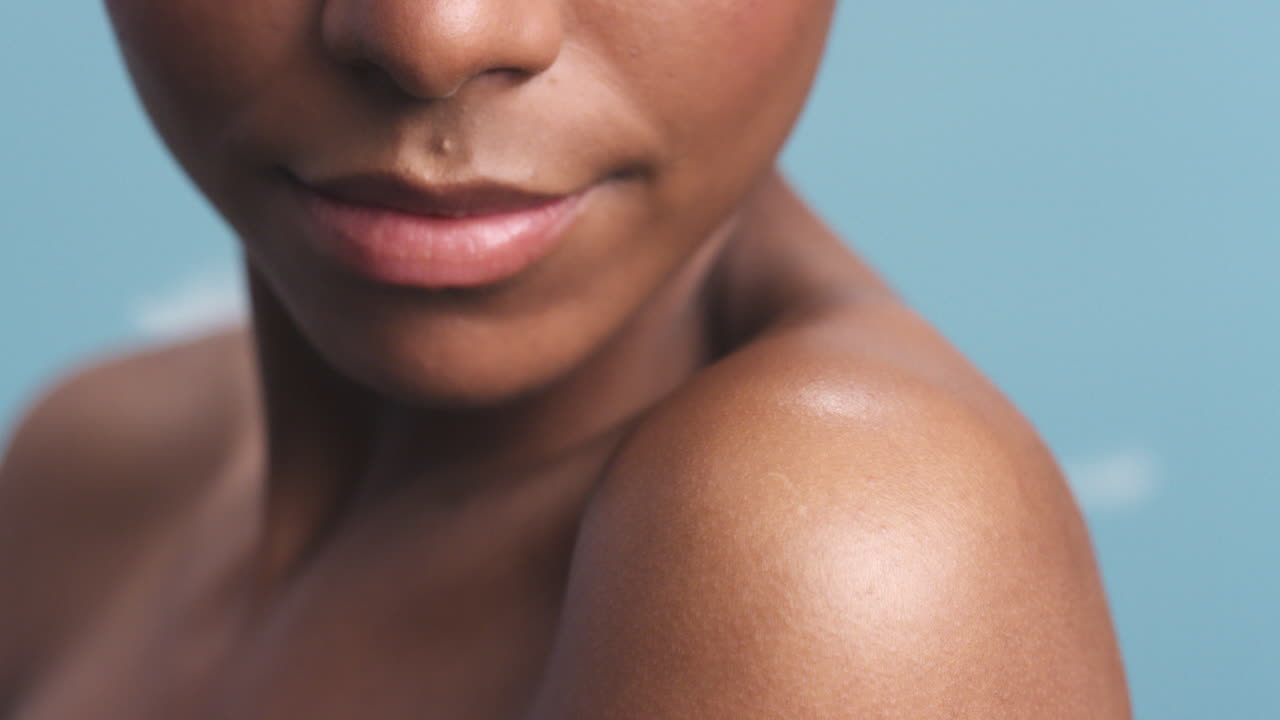 cuidado natural de la piel, belleza del cuerpo de la mujer negra