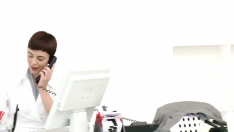 personas de negocios positivas en el trabajo