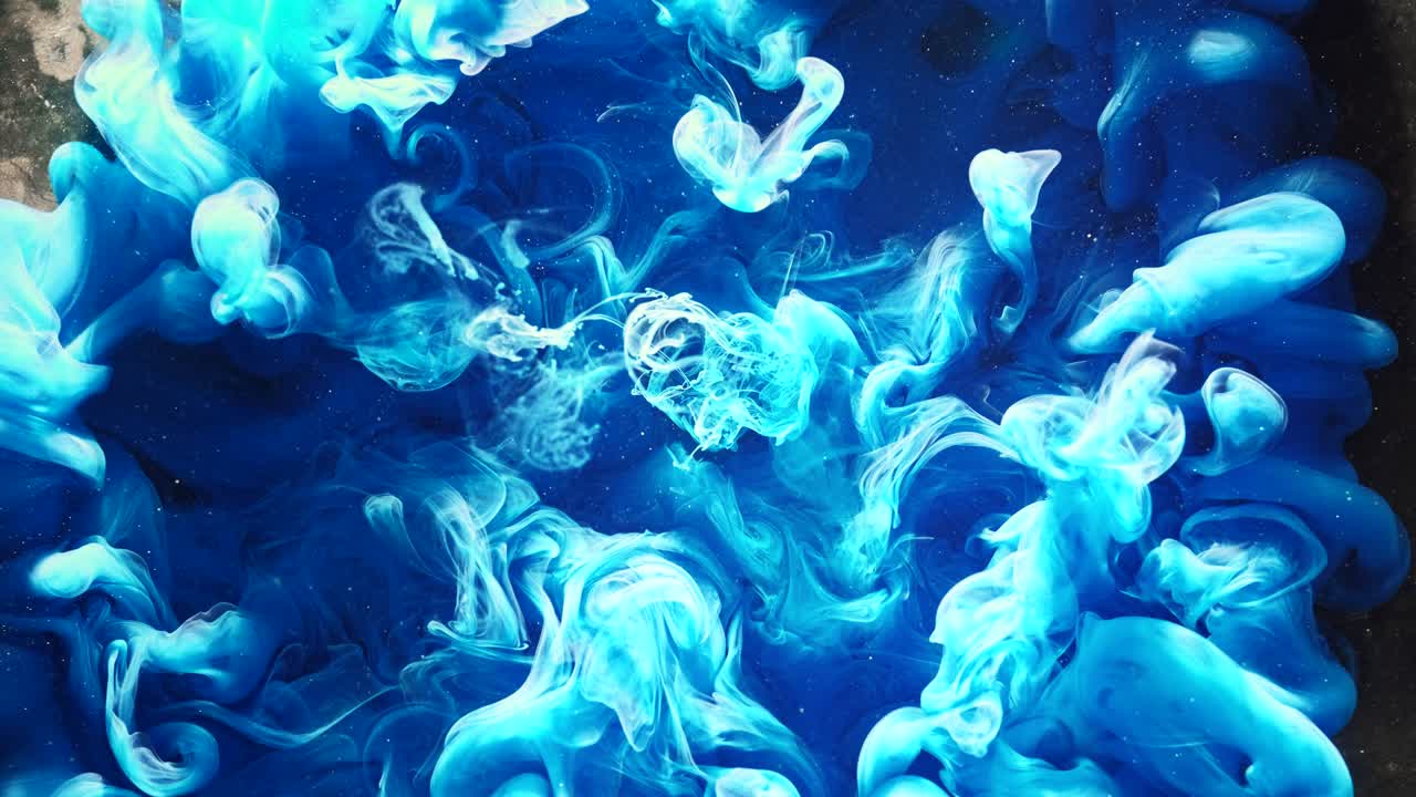 페인트 폭발 물 푸른 반이는 연기 구름