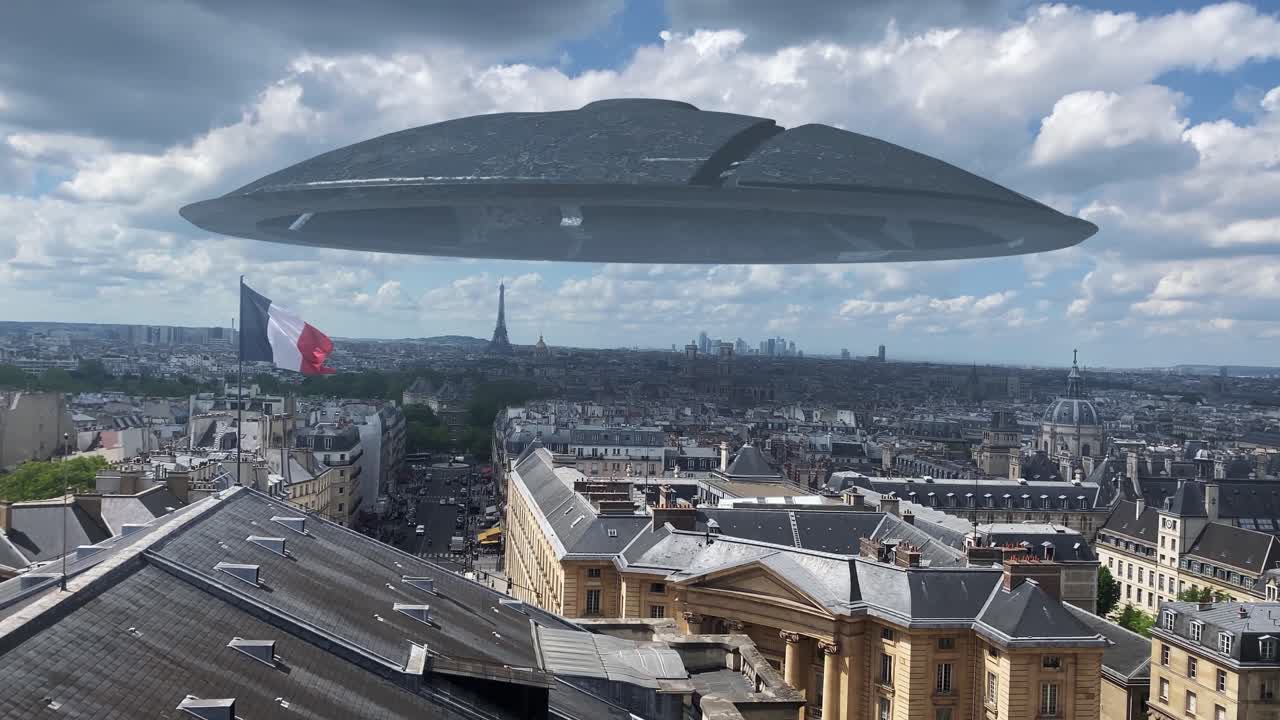 UFO Hovers Over Paris