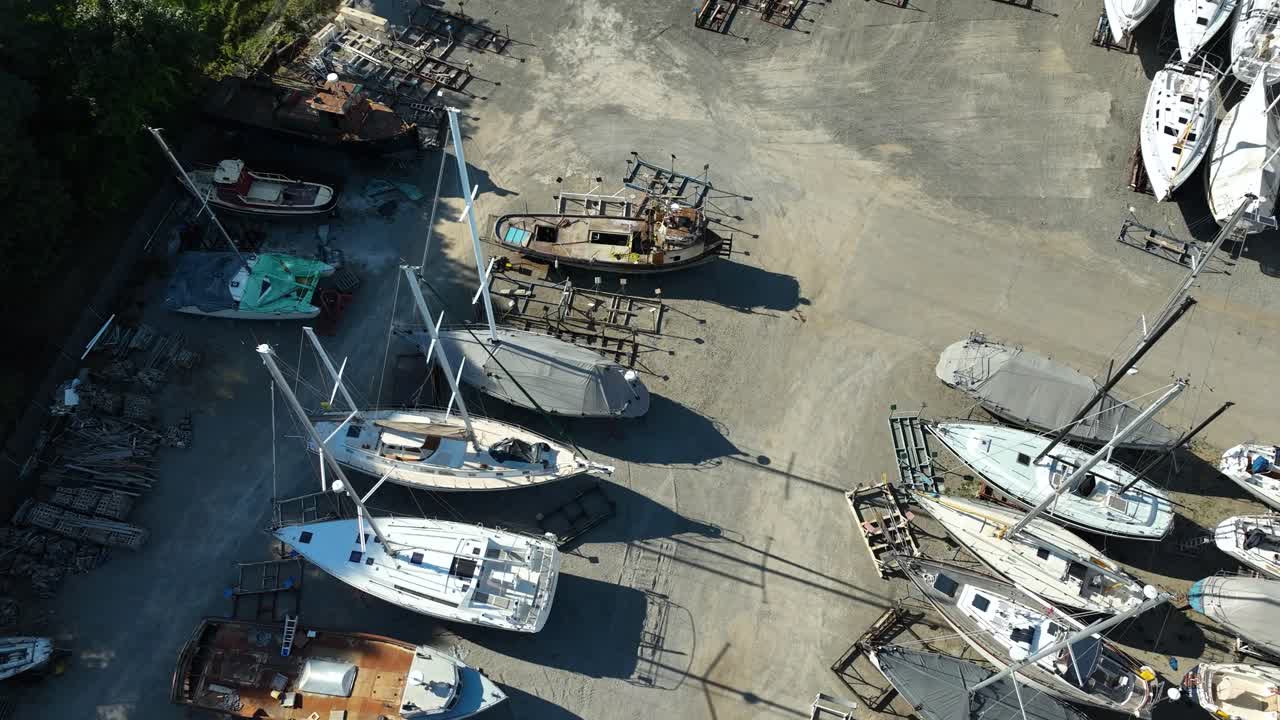 transportar y inclinar desde el astillero hasta el lago michigan