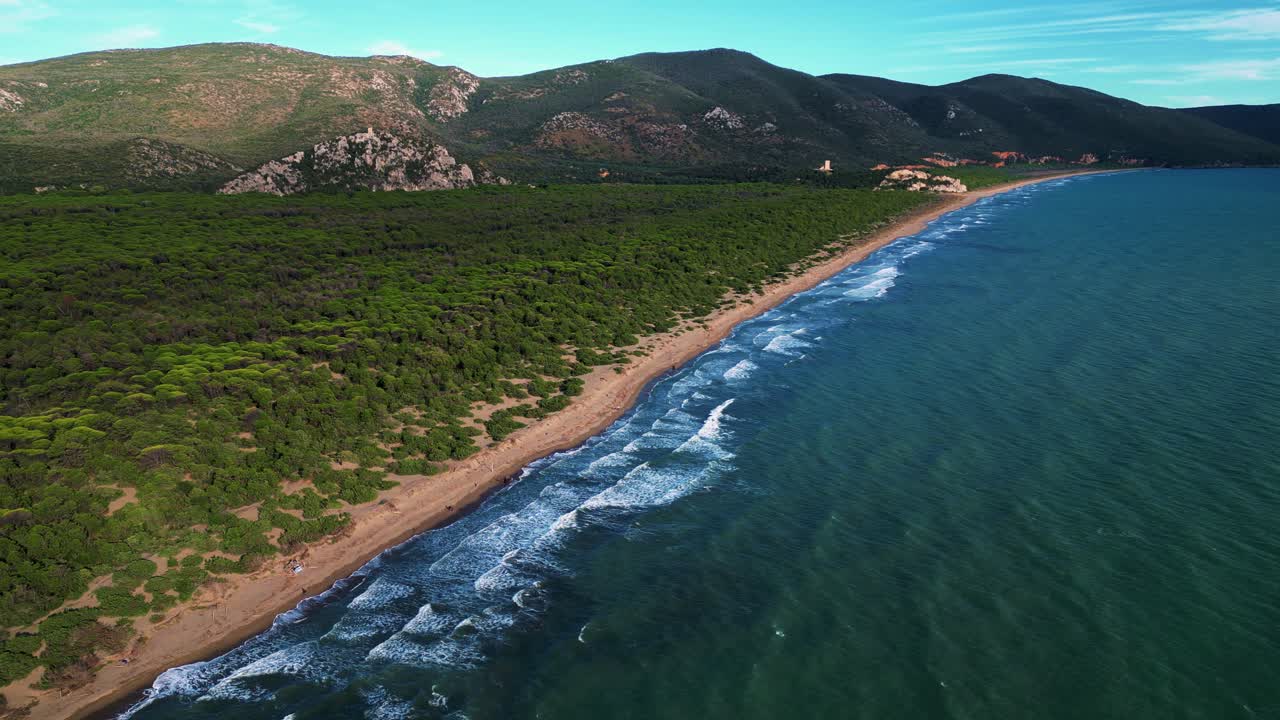 Parco Nazionale della Maremma, spiaggia selvaggia in Toscana, Italia