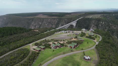 Imágenes-Aéreas-Del-Puente-Bloukrans-En-El-Cabo-Oriental,-Sudáfrica