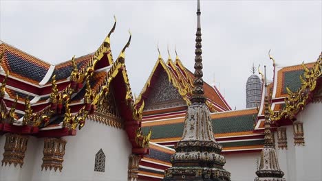 el templo de wat pho en bangkok, tailandia