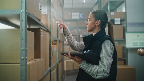 warehouse worker scanning inventory