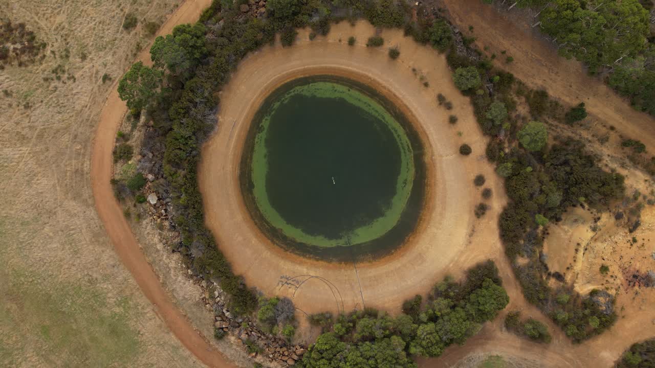 laguna de forma circular en el oeste de australia