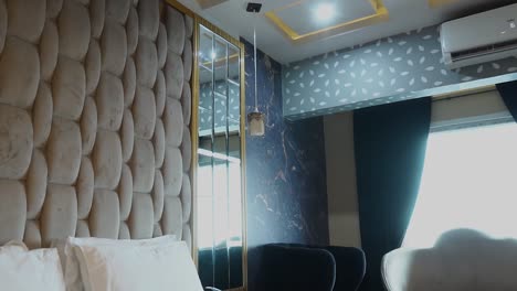 presentación del interior de una habitación de hotel de lujo de aspecto moderno