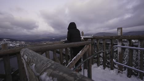 Dunkler-Himmel-über-Dem-Gerardmer-See