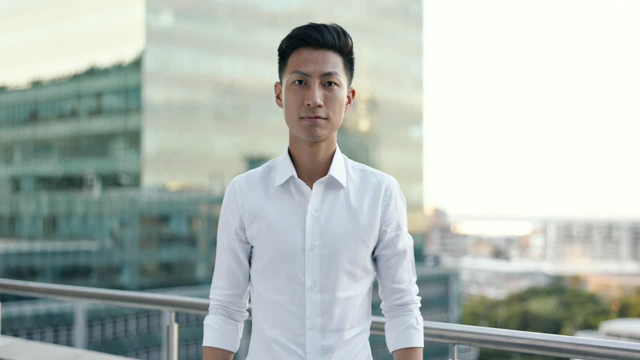 도시, 아시아 및 기업과 비즈니스맨의 얼굴