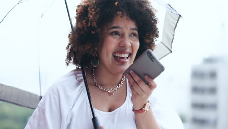feliz, de negocios y mujer con teléfono nota de voz