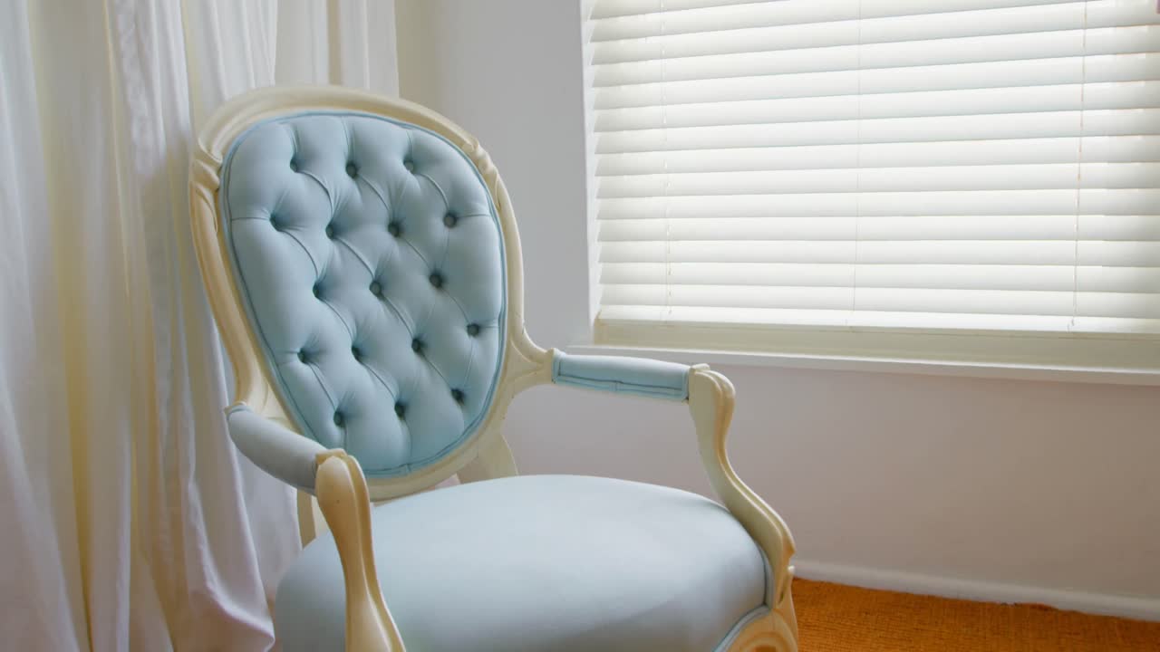 집 에 있는 빈 의자 4k