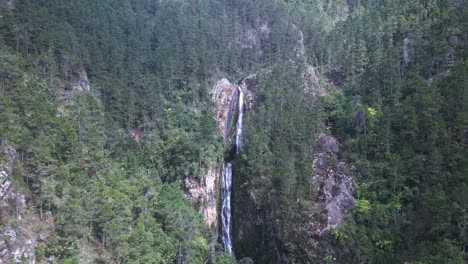 Wasserfall-Salto-De-Aguas-Blancas-Im-Nationalpark-Juan-Bautista-Perez-Rancier,-Constanza,-Dominikanische-Republik