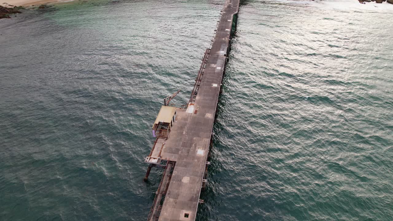 el histórico muelle de la bahía de catherine hill en nsw, costa central, australia - fotografía aérea
