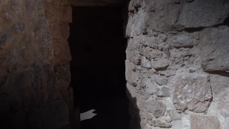 antigua puerta tumba entrada domingo de pascua israel