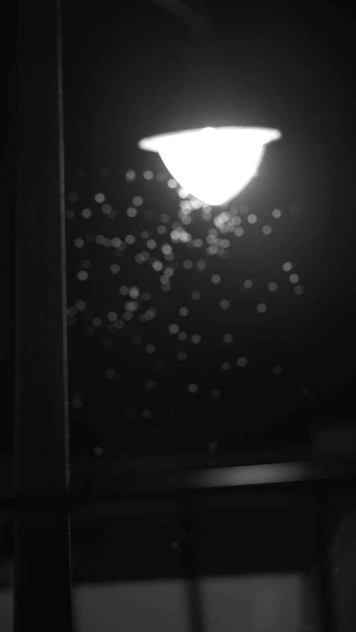 Night street light with illuminated particles