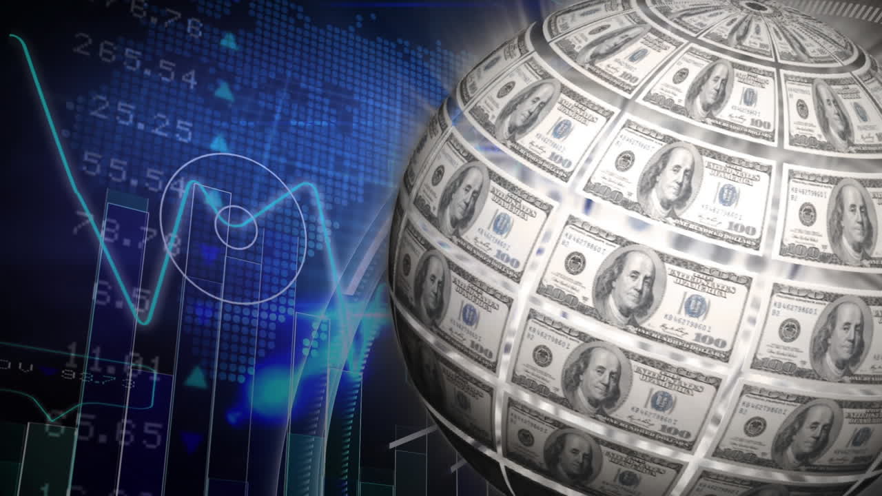 animación de billetes de dólares estadounidenses globo girando sobre el procesamiento de datos y el mapa del mundo