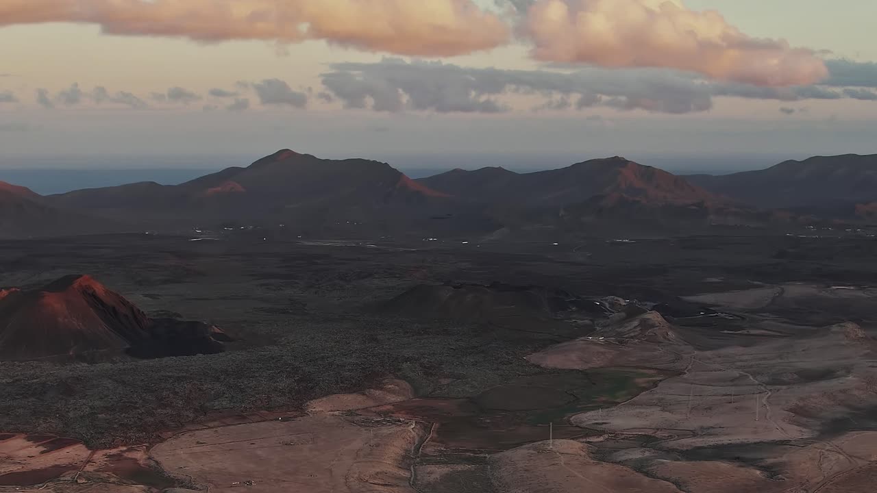 Vista aerea del paesaggio di Fuerteventura in Spagna al tramonto