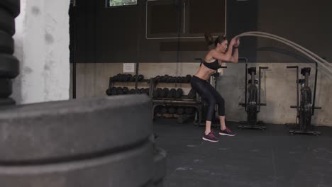 entrenamiento cruzado en un gimnasio