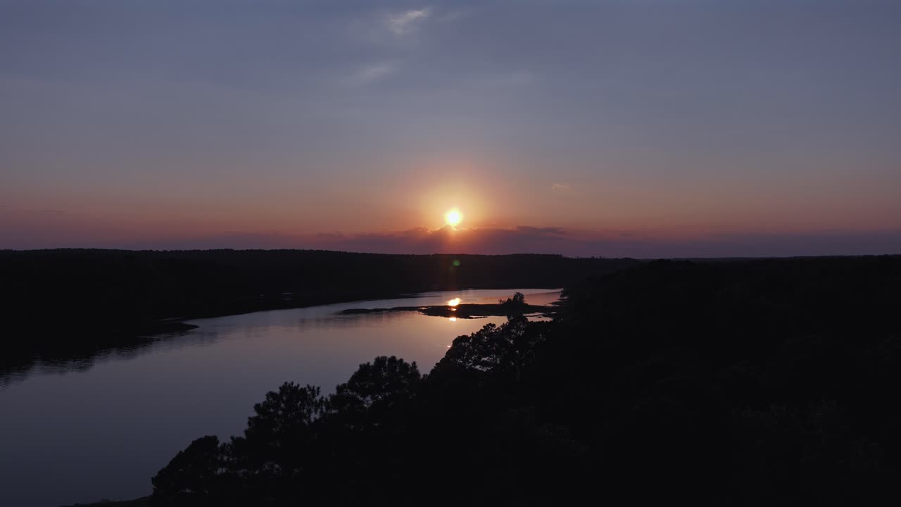 Západ slunce nad Alabamou – pohled z dronu