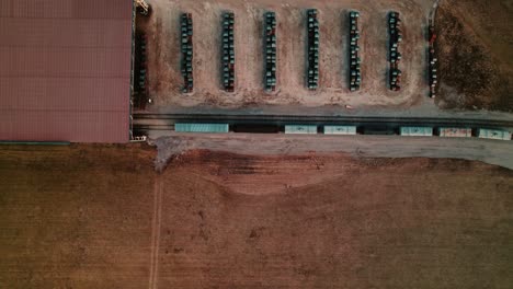 sinfonía industrial: antena de almacenamiento de metales enrollados por ferrocarril