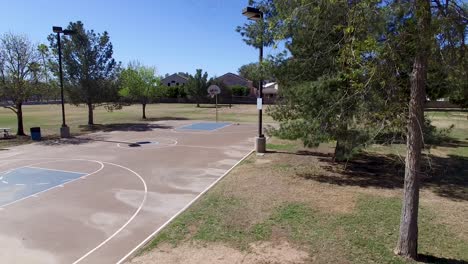 Imágenes-De-Drones-De-La-Cancha-De-Baloncesto-Del-Parque-De-La-Ciudad-De-Scottsdale