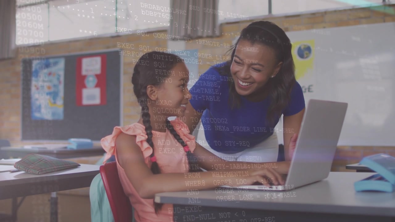 Animazione di elaborazione dati su insegnante donna felice e ragazza che usano un laptop a scuola.