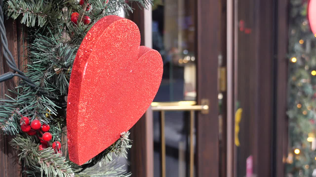 문 에 은 심장 크리스마스 장식