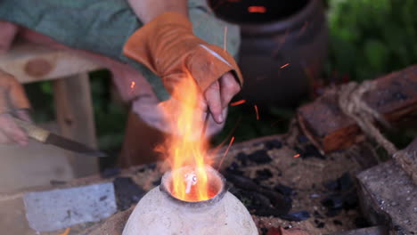 glass artist in his workshop 4