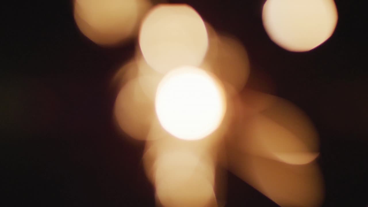 검은 바탕에 불타는 불꽃의 비디오