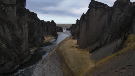 Island-Fjadrarglijufur-Canyon-Aerial-Drohne-.mp4