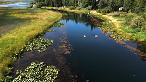 Kajakfahren-Mit-Dem-Oberen-Klamath-kanuzug-Im-Südlichen-Oregon