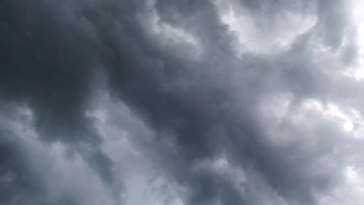 Clouds Swirl And Begin Storm_iphonepro12max_4k30fps.mov. Timelapse