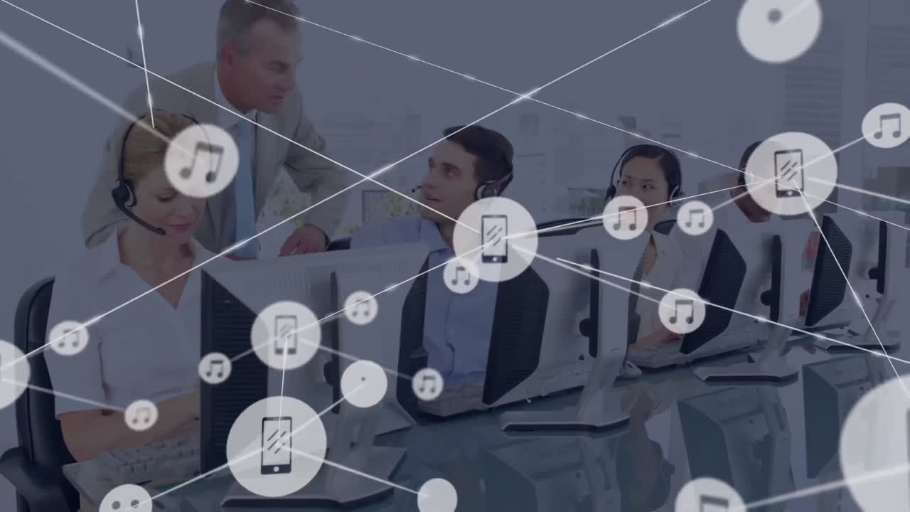 전화 헤드 ⁇ 을 착용 한 사업가 들 위 에 있는 아이콘 과 연결 된 네트워크 의 애니메이션
